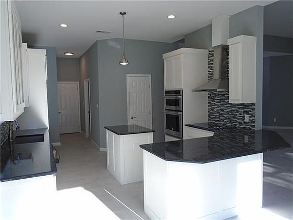 5th image of 21516 Lakefront Dr