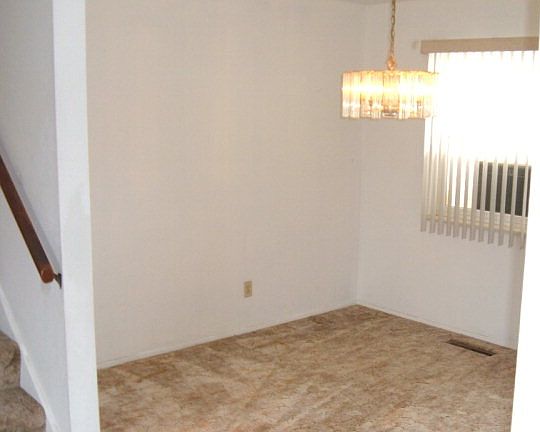 4th image of 2404 Johnston Dr