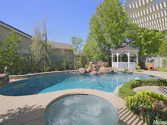4th image of 1864 Parkside Way