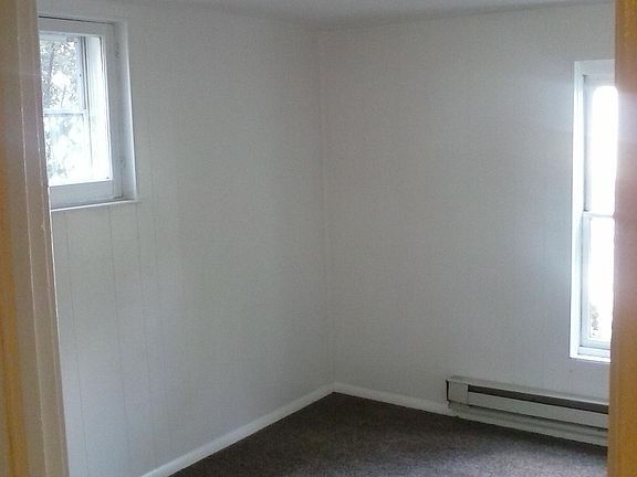 3rd image of 585 Brockway Ave #585