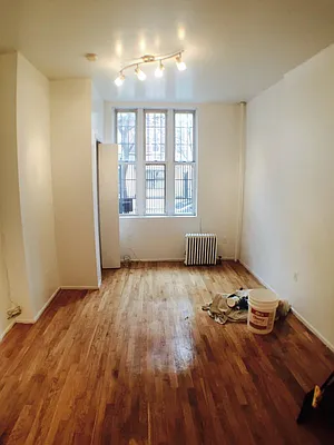 Rented by Bohemia Realty Group | media 18