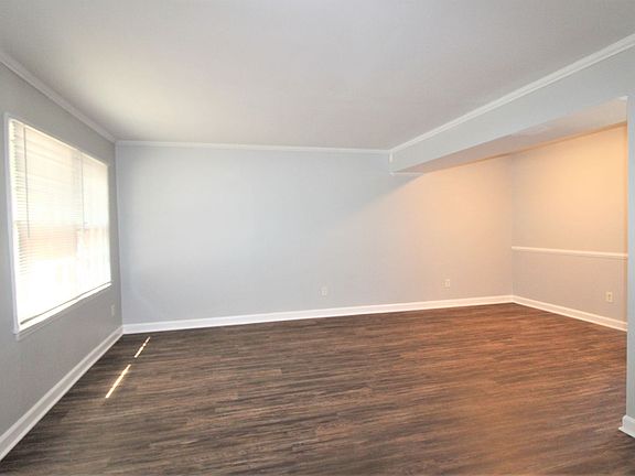 3rd image of 6424 Old Pineville Rd APT A