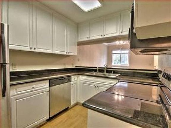 5th image of 660 Canyon Oaks Dr APT H