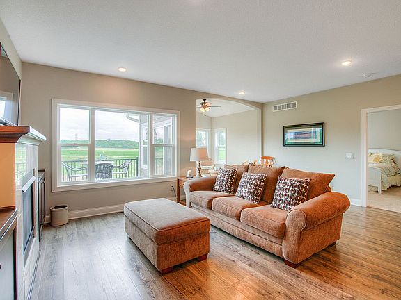 5th image of 1024 Trebbiano Ln S