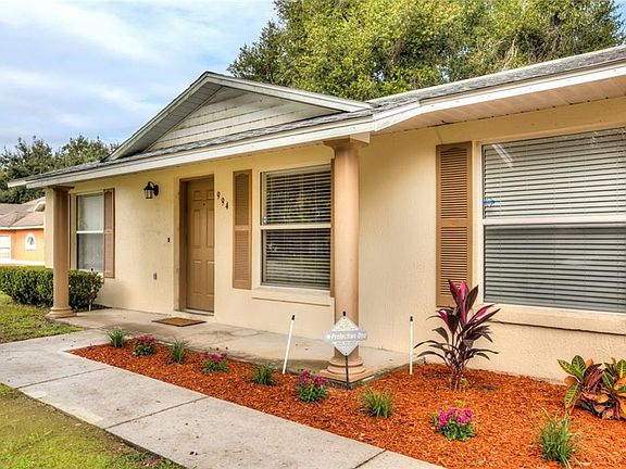 3rd image of 994 Whisper Oaks Dr