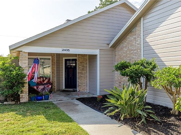 2nd image of 2405 Woodway Dr