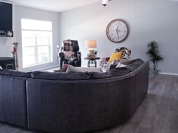 Den/Living area.