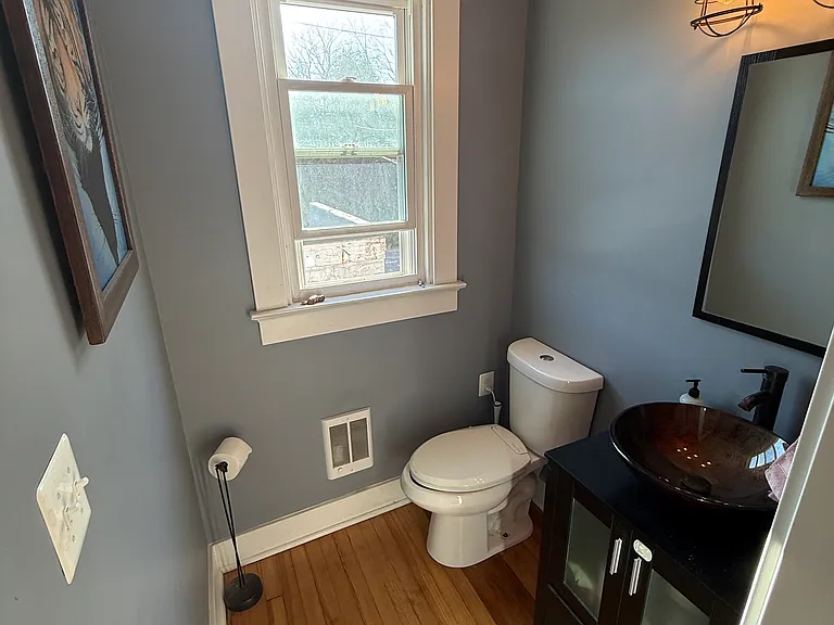 1349 W 41st St #1 — Photo 13