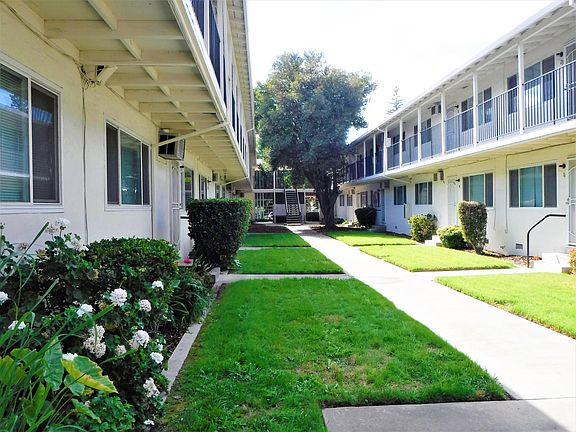 3rd image of 501 Michigan Blvd APT 45
