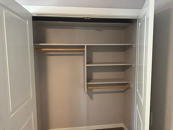5th image of 9511 W Sussex St