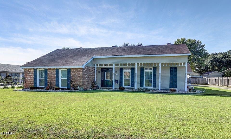 1st image of 109 Irish Bend Dr