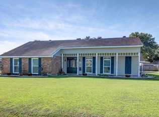 109 Irish Bend Dr, Youngsville, LA 70592