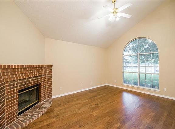 5th image of 803 Yellowstone Dr