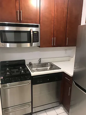 Rented by Avenues Real Estate | media 4