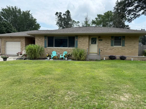 925 Wendover Blvd, Norton Shores, MI 49441