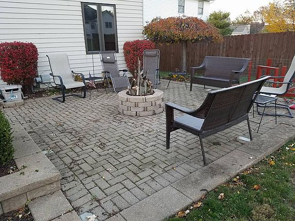 5th image of 16067 Acacia Dr