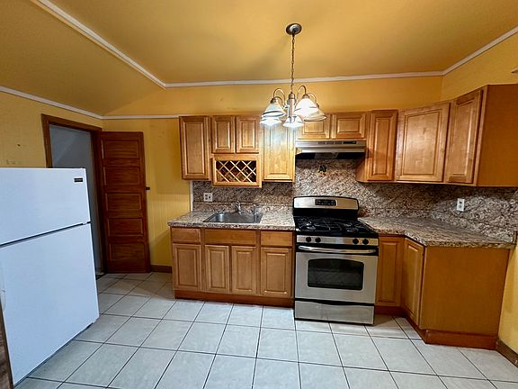 2nd image of 4944 Boudinot St