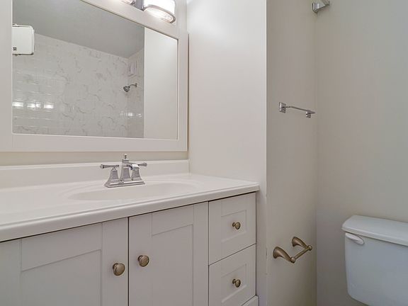 2nd image of 405 N Wabash Ave Unit 106