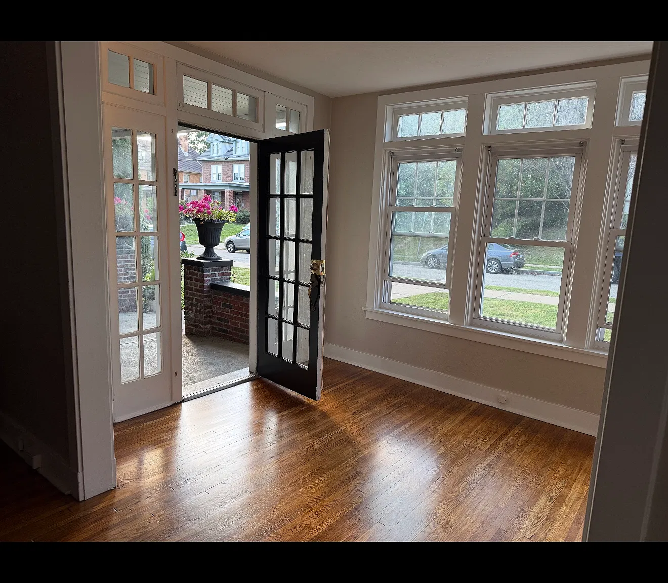 4 bed, 2.5 bath, 2000 sqft, $2,200 — Photo 1