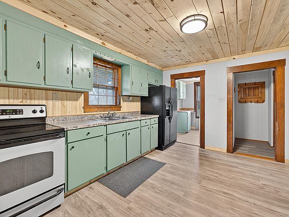 3rd image of 35 Elmwood Avenue