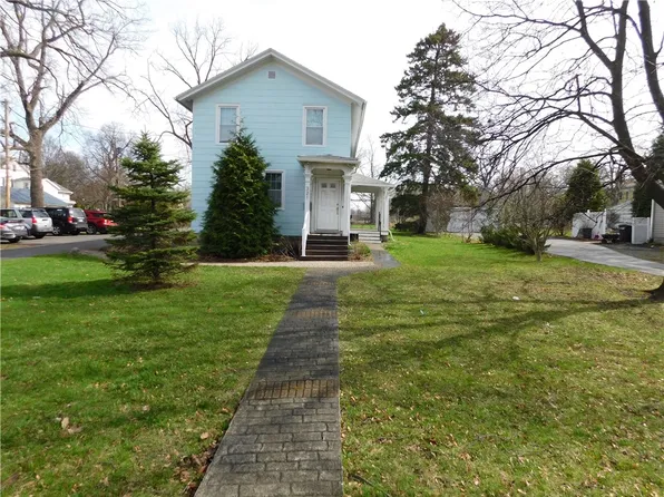 321 N Main St, Canandaigua, NY 14424