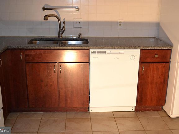 5th image of 3800 Powell Ln APT 430