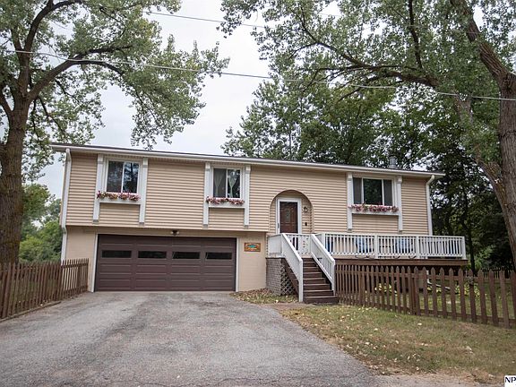 2nd image of 870 Ridgeland Ave