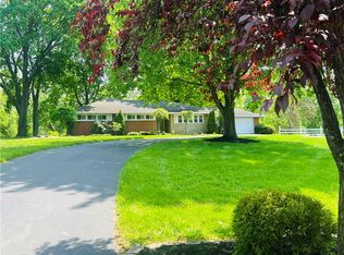 22 Fairhill Dr, New Castle, PA