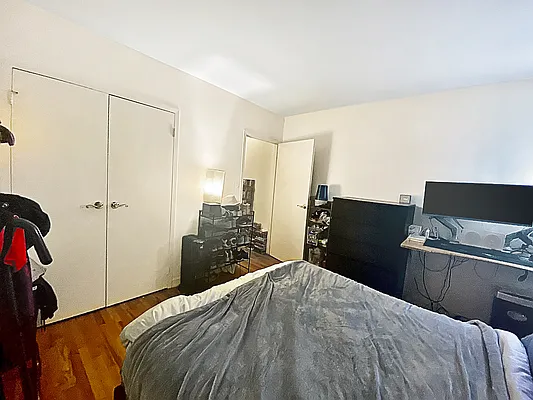 Rented by Keller Williams NYC | media 15