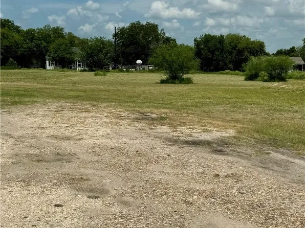 2908 Pleasant Green Dr, Victoria, TX 77901