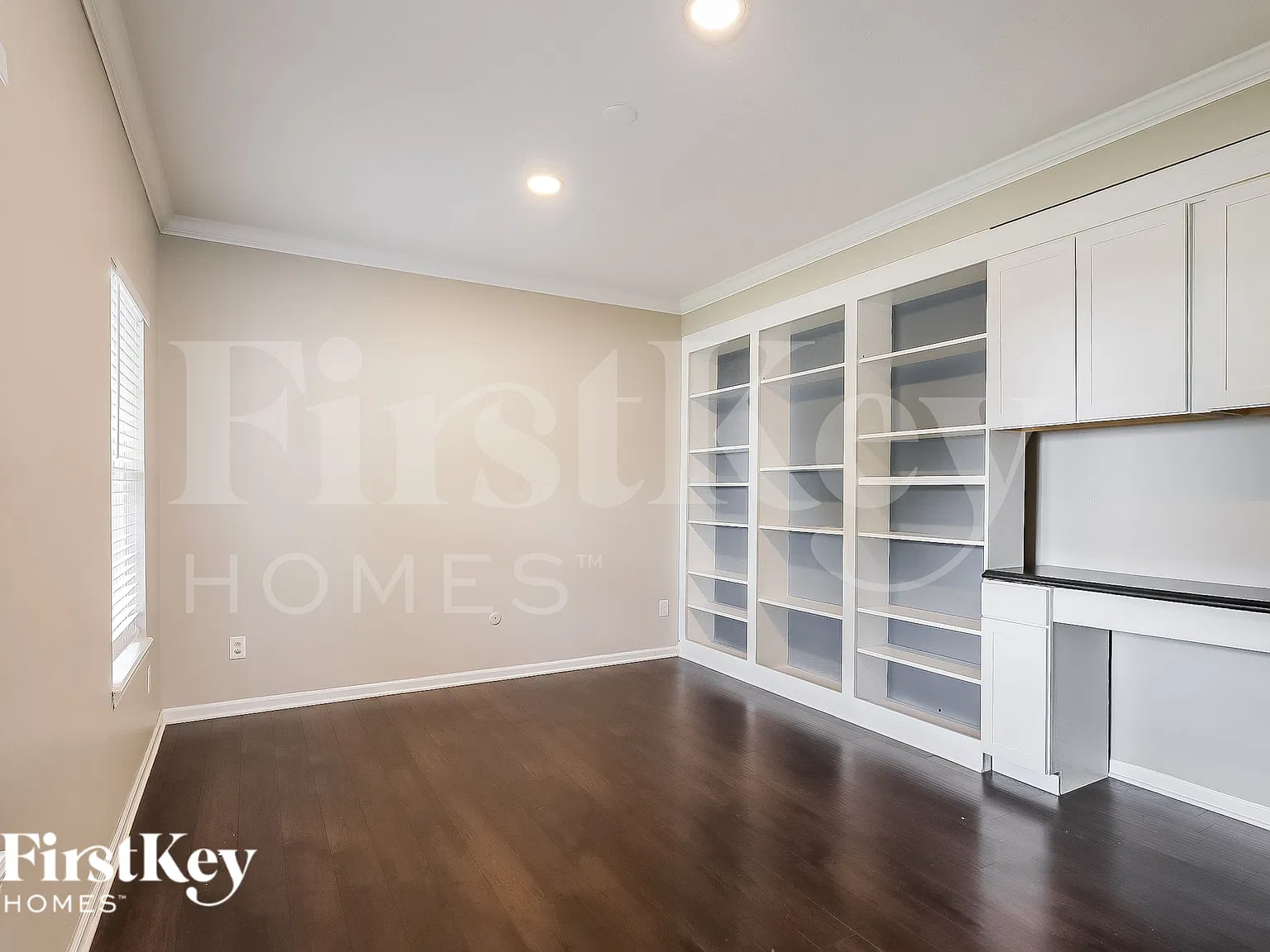 4 bed, 2.5 bath, 2406 sqft, $2,610 — Photo 2