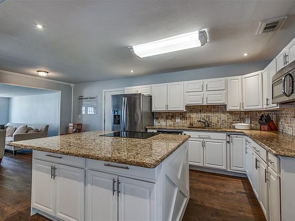 5th image of 1726 Cypress Dr