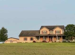 16225 Black Diamond Rd, Pawnee, IL 62558