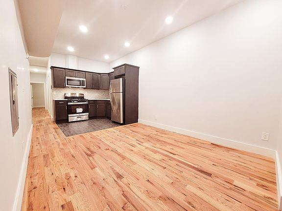 2nd image of 19 Jewett Ave #2RC