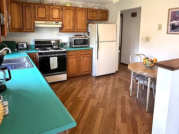 3rd image of 175 College Park Rd