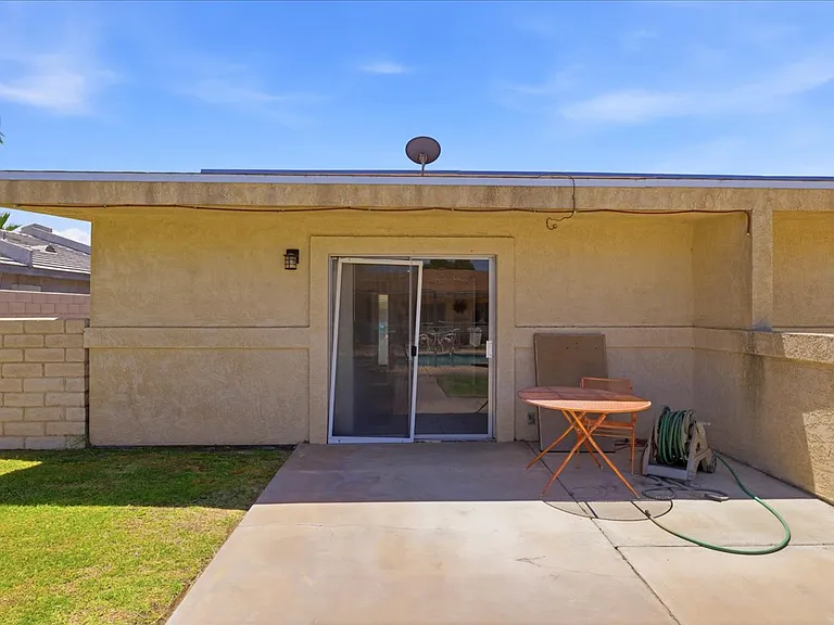 41995 Cambridge Avenue — Photo 13