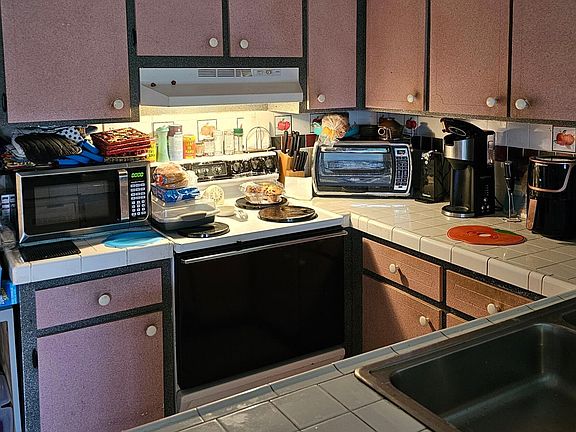 5th image of 1375 Seaview Drive