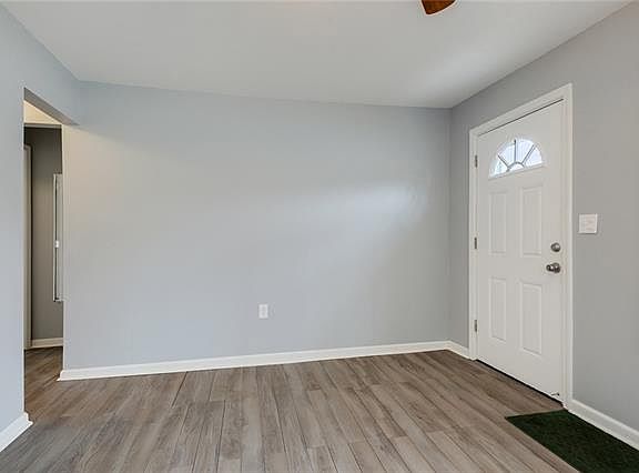 4th image of 9401 Grand Ave