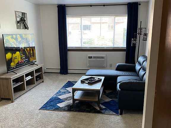 5th image of 2222 E Belleview Pl APT 201