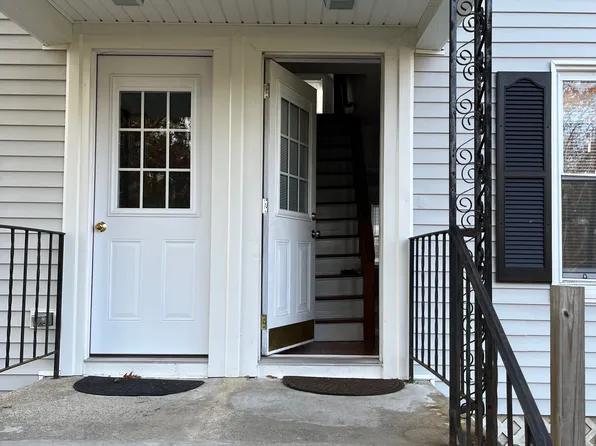 42 Casino Ave, Mapleville, RI 02839