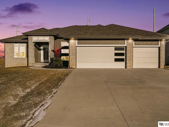 10017 S 181st St, Omaha, NE 68136