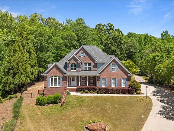 2nd image of 1031 Founders Lake Dr
