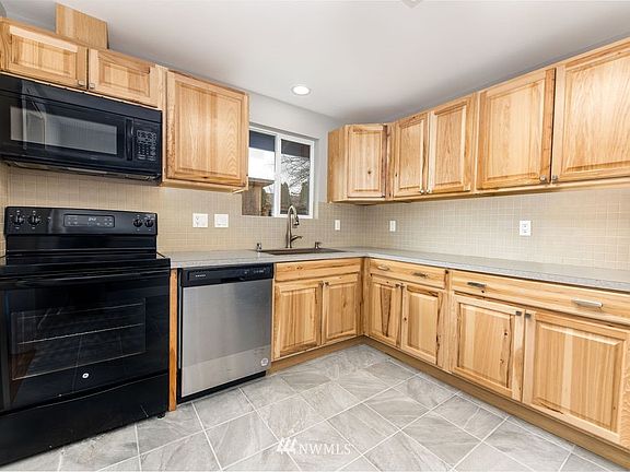 Kitchen overlooking the backyard
