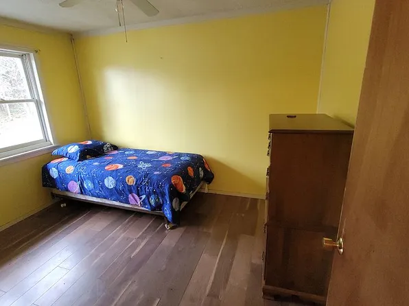 21 Peeks Hill Rd, Athens, ME 04912