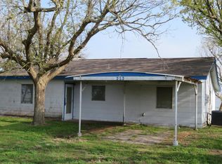 313 E Bayshore Dr, Palacios, TX 77465