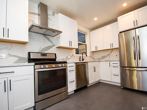 5th image of 786 Spruce St