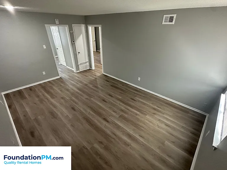 686 Westview Rd — Photo 7