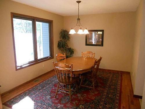4th image of 906 Trail Dr