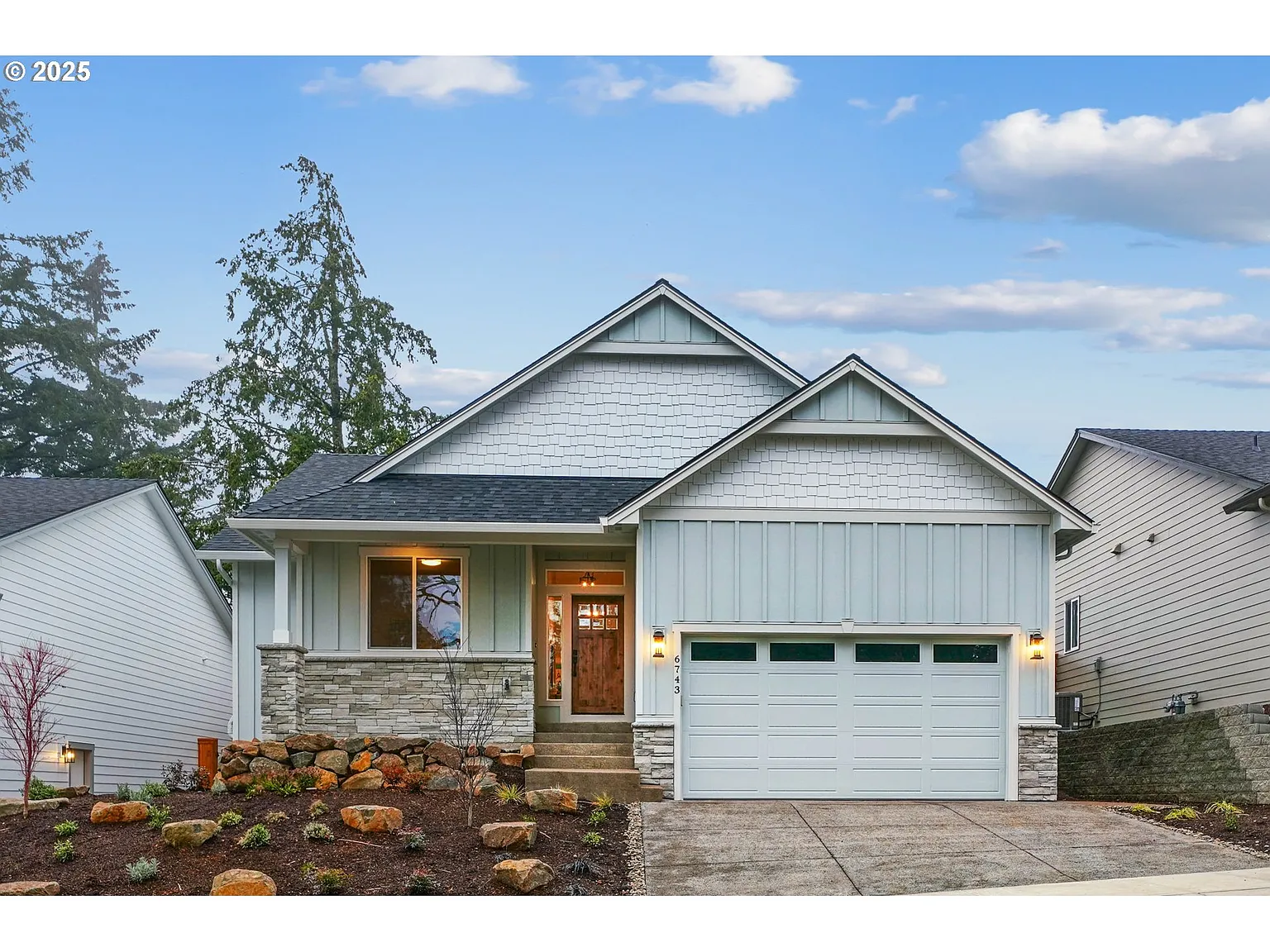 735 Jordan Elizabeth Ave SE photo 1