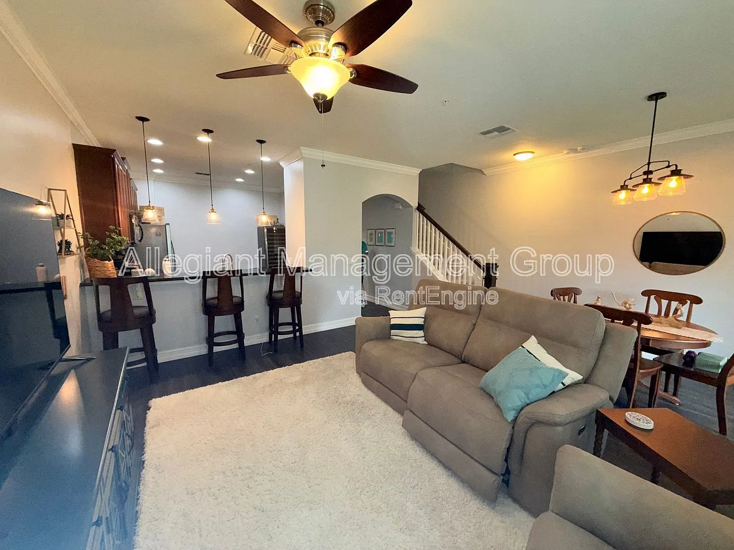 3 bed, 2.5 bath, 1528 sqft, $2,349 — Photo 4